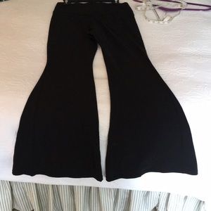Athleta Aura flare yoga pants